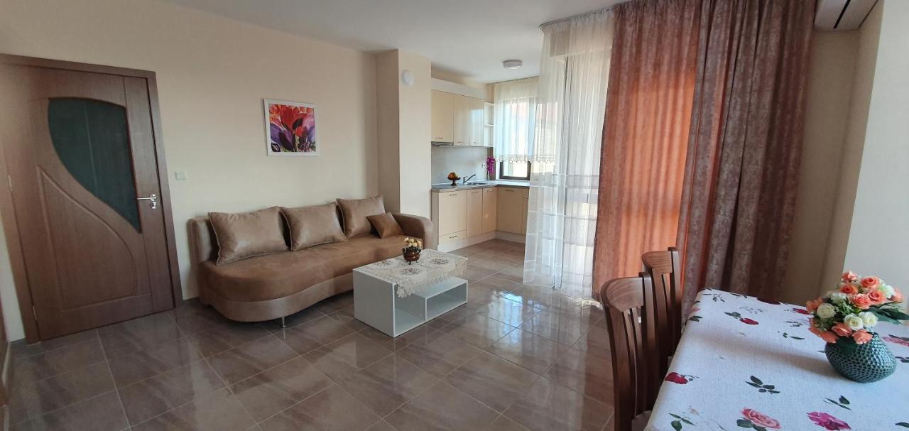 Luxury Apartments Ekaterina Chernomorets Exterior foto